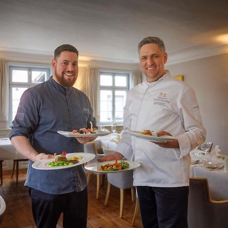 Restaurant & Hotel Einhorn Oppenweiler Екстер'єр фото
