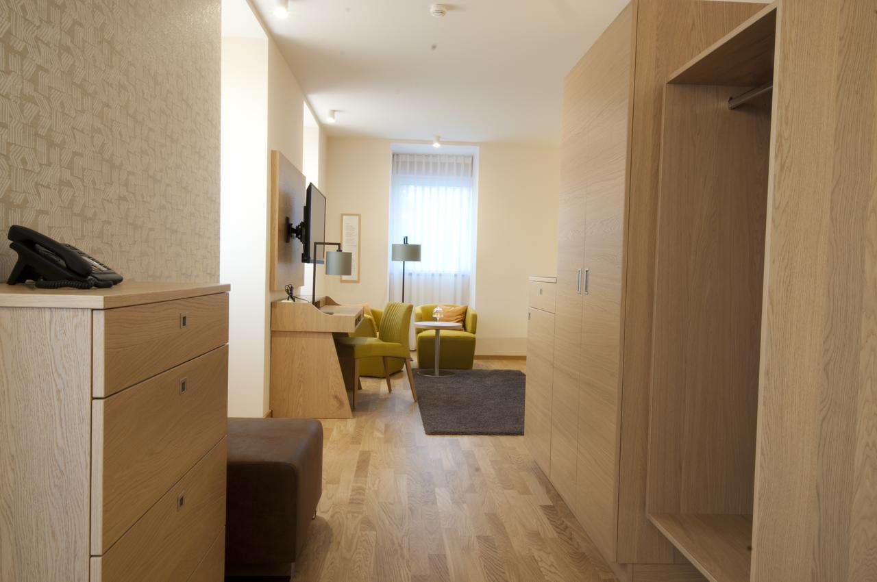 Restaurant & Hotel Einhorn Oppenweiler Екстер'єр фото